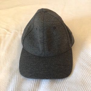Lululemon gray hat